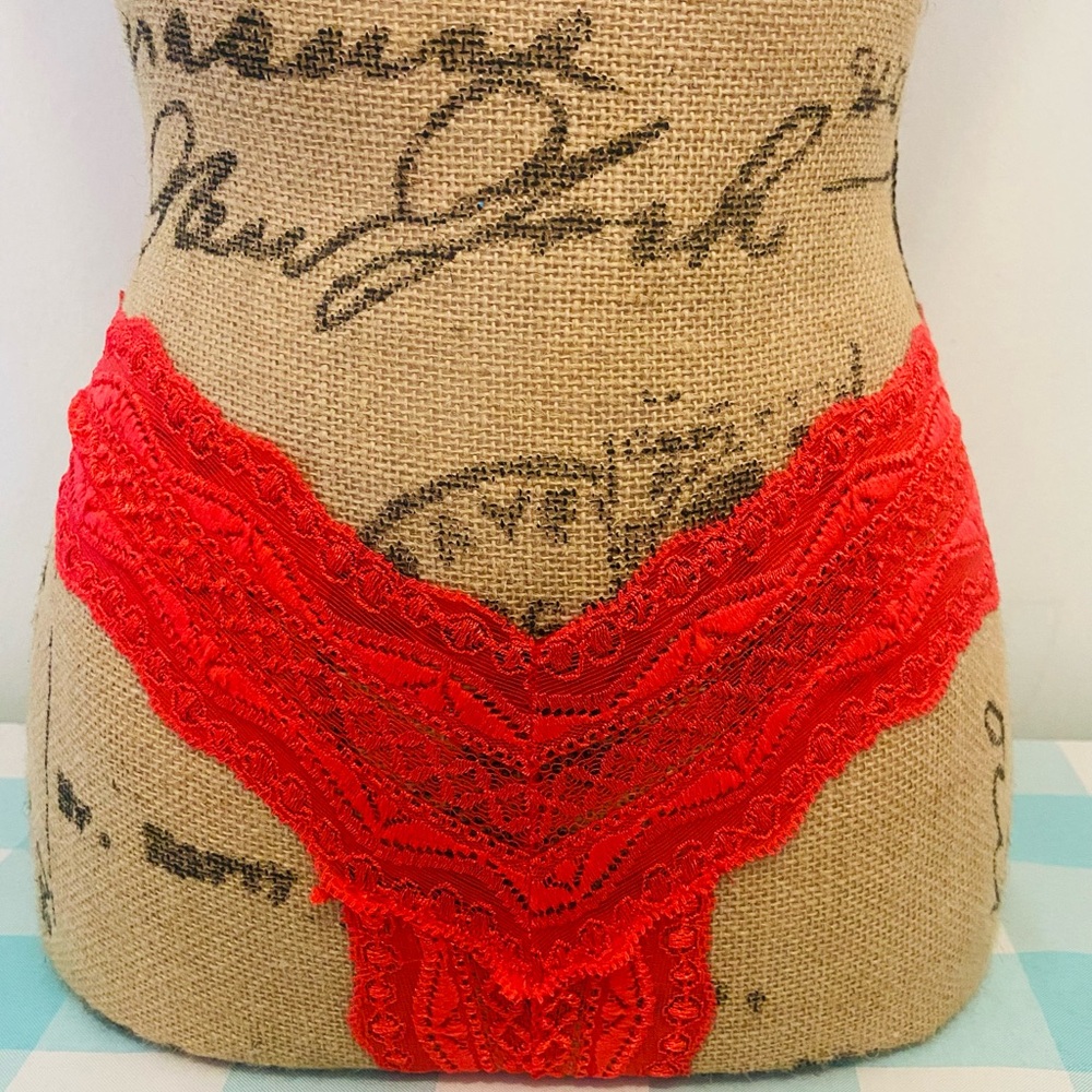 ❤️NEW w/o TAGS VTG y2k Victoria’s Secret Very Sexy  Lace Thong - M❤️